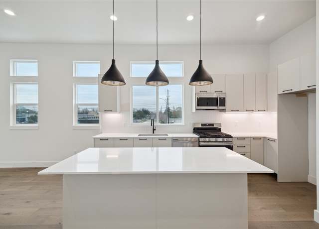 Property at 303H Marcella St, Houston, TX 77091, 3 beds, 3.5 baths