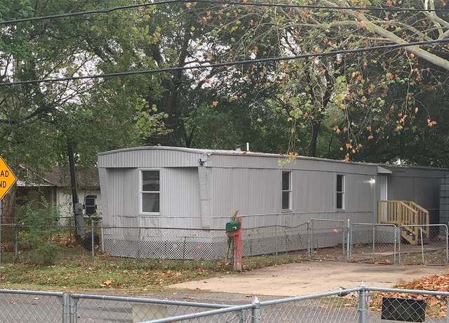 Property at 404 Alva Ave, Baytown, TX 77520, 3 beds, 2 baths