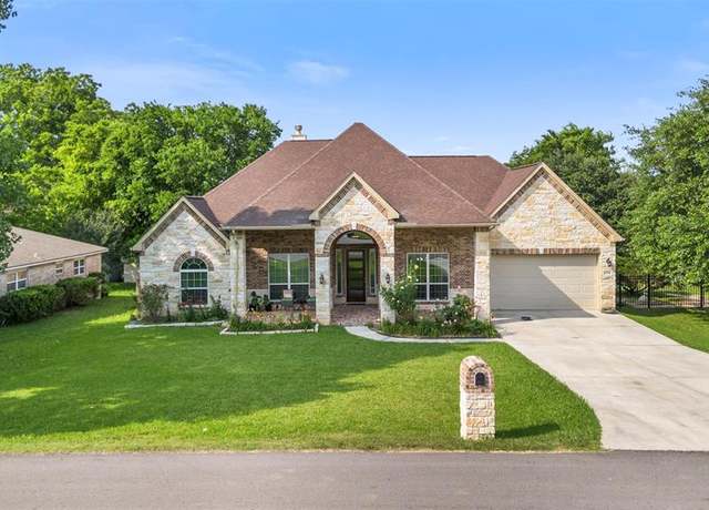 Property at 13336 Lake Breeze Ln, Willis, TX 77318, 4 beds, 2.5 baths