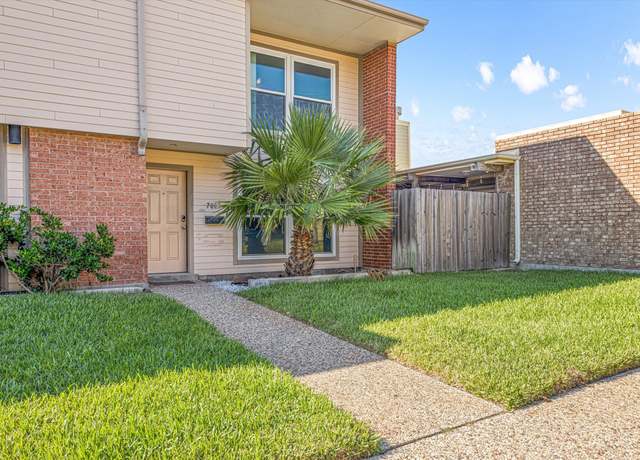 Property at 7002 Lasker Dr, Galveston, TX 77551, 3 beds, 2.5 baths