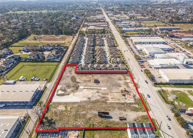 Property at 3919 Pinemont Dr, Houston, TX 77018