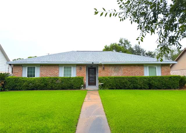 Property at 7011 Lacy Hill Dr, Houston, TX 77036, 3 beds, 2 baths