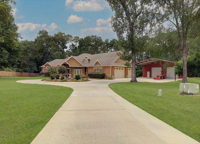 Property at 427 Lassen Villa Ct, Houston, TX 77336, 4 beds, 3.5 baths