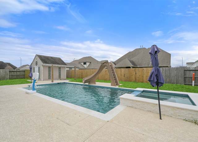 Property at 14031 Hawthorne Cir, Baytown, TX 77523, 4 beds, 3 baths