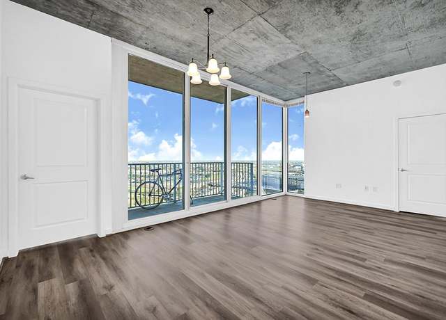 Property at 5925 Almeda Rd #11802, Houston, TX 77004, 2 beds, 2.5 baths