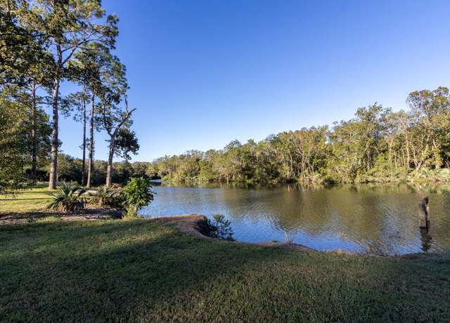 Property at 30 Ellis Rd, League City, TX 77573