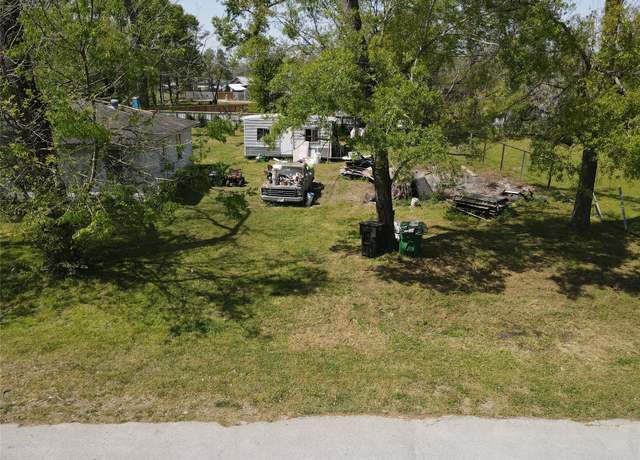 Property at 10413 Peachtree St, Houston, TX 77016