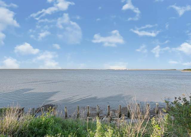 Property at 2514 A Bay Oaks Harbor Dr, Baytown, TX 77523