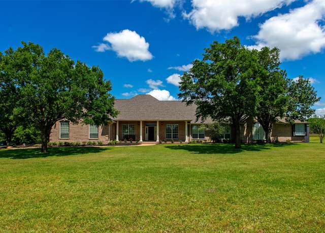 Property at 13671 Suzanne Pl, College Station, TX 77845, 4 beds, 3.5 baths