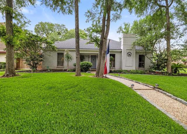 Property at 1815 Cobblestone Ct, Richmond, TX 77406, 5 beds, 2.5 baths