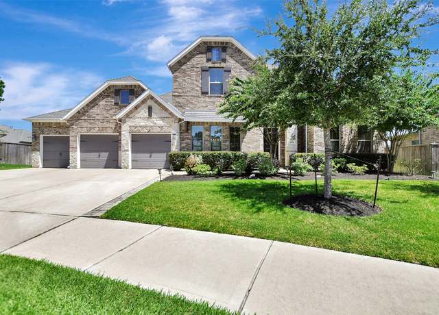 Property at 4906 De Lagos Cir, Spring, TX 77389, 4 beds, 3.5 baths