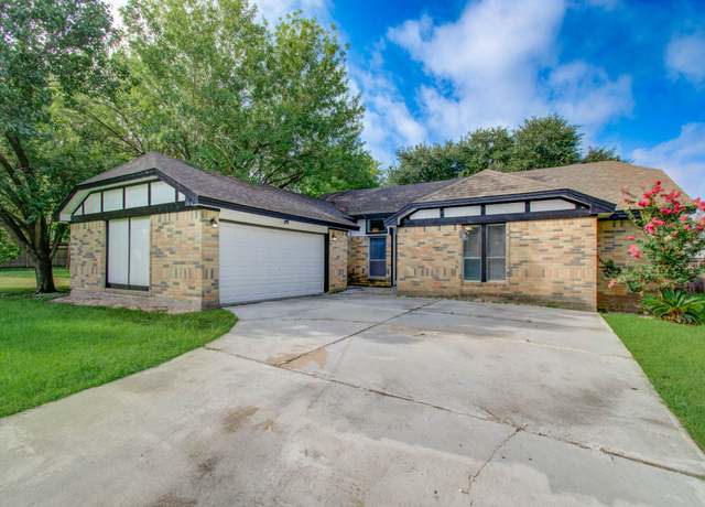 Property at 13215 Bunker Hill Dr, Willis, TX 77318, 3 beds, 2 baths