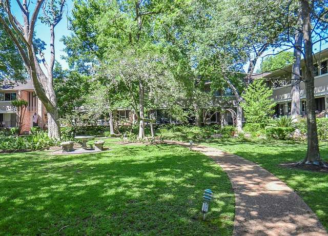 Property at 662 S Ripple Creek Dr, Houston, TX 77057, 2 beds, 2 baths