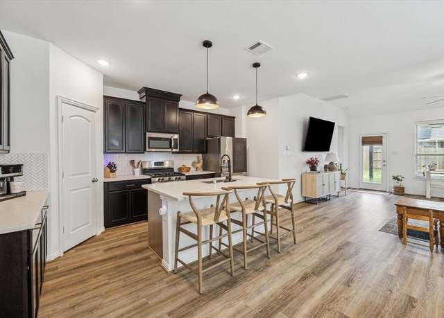 Property at 204 Catalina Cove Dr, Katy, TX 77493, 4 beds, 2.5 baths