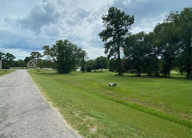 Property at 60 Lakecrest Ln, Huntsville, TX 77340