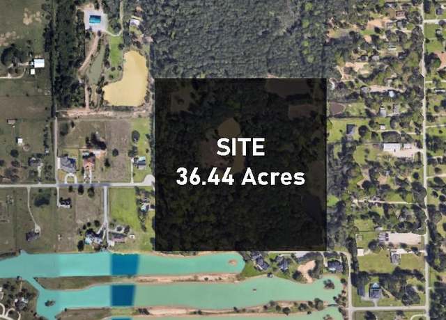 Property at 17620 1/2 Berry Point Dr, Cypress, TX 77429