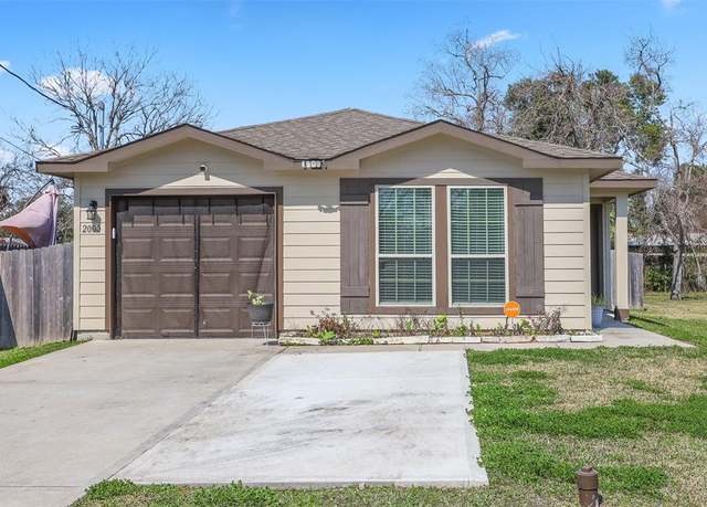 Property at 2000 Rosalee St, La Marque, TX 77568, 3 beds, 2 baths
