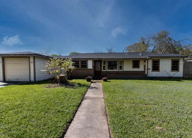 Property at 2905 Fannin St, La Marque, TX 77568, 2 beds, 1 bath