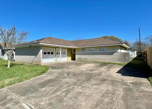 Property at 1510 W 11th St, Freeport, TX 77541, 3 beds, 1.5 baths