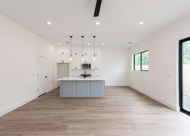 Property at 6135 Pacific Forest Dr, Houston, TX 77091, 3 beds, 2.5 baths
