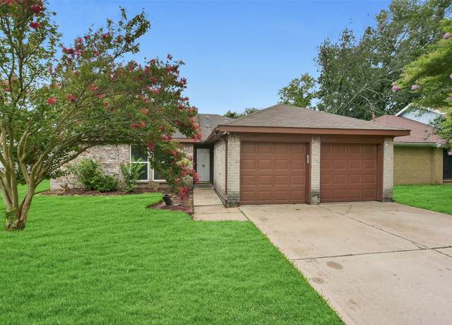 Property at 331 Enfield Dr, Highlands, TX 77562, 3 beds, 2 baths