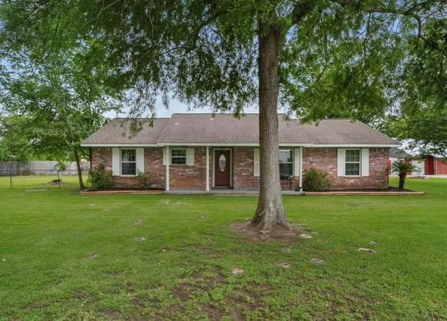 Property at 7409 Reed Ln, Manvel, TX 77578, 3 beds, 3 baths