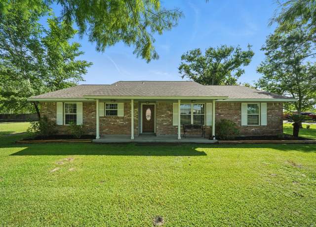 Property at 7409 Reed Ln, Manvel, TX 77578, 3 beds, 3 baths