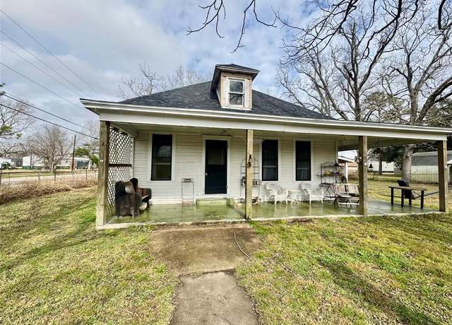 Property at 188 Elm St, Blessing, TX 77419, 3 beds, 2 baths