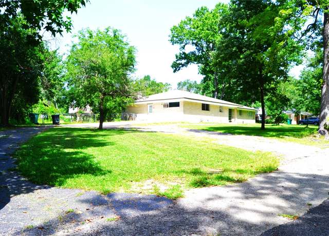 Property at 101 Summit Dr, Conroe, TX 77303, 4 beds, 3 baths