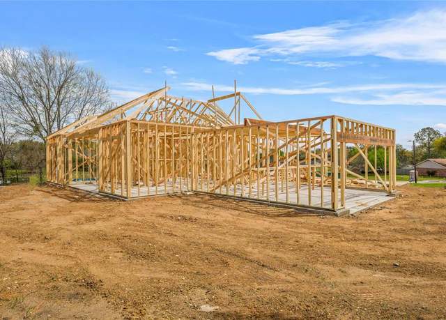 Property at 2315 Progress Dr, Brenham, TX 77833, 3 beds, 2 baths