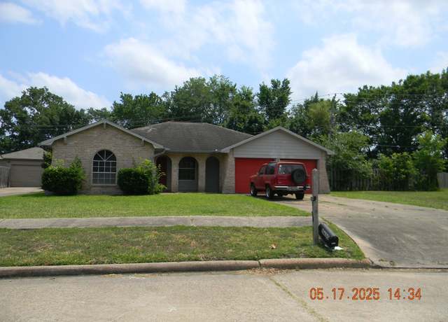 Property at 10635 Tenneta Dr, Houston, TX 77099, 3 beds, 2 baths