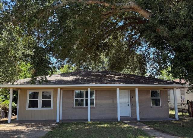 Property at 413 3rd St, Van Vleck, TX 77482, 3 beds, 1.5 baths
