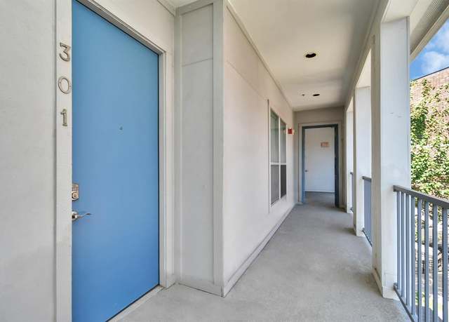 Property at 207 Pierce St #301, Houston, TX 77002, 2 beds, 2 baths