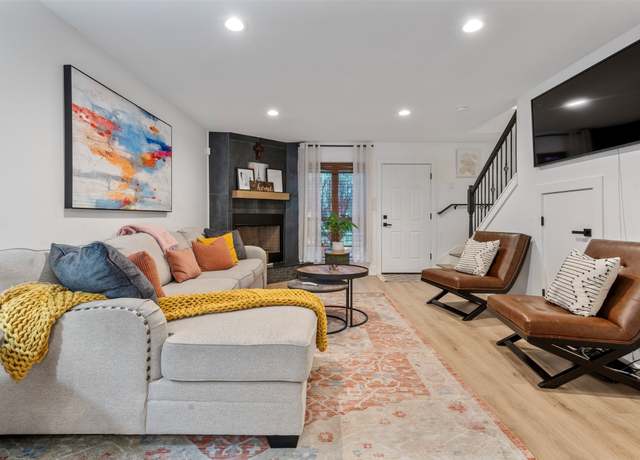 Property at 10811 Greenwillow St #24, Houston, TX 77035, 2 beds, 2.5 baths