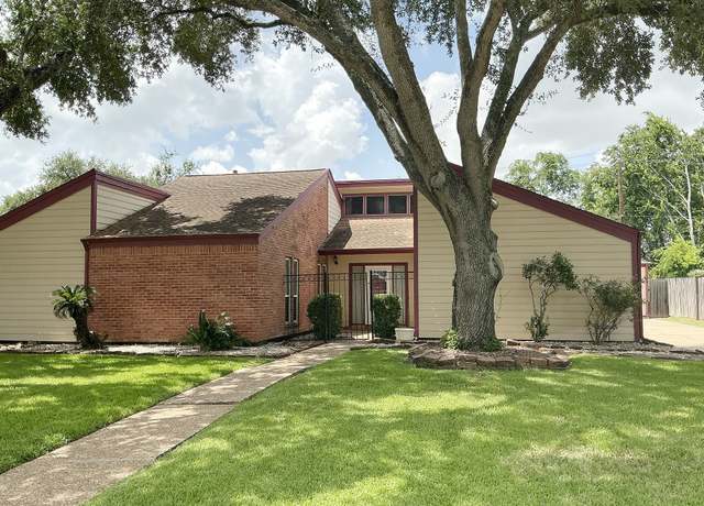 Property at 2022 Winged Foot Dr, Missouri City, TX 77459, 4 beds, 2.5 baths