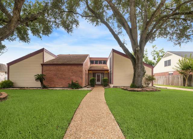 Property at 2022 Winged Foot Dr, Missouri City, TX 77459, 4 beds, 2.5 baths