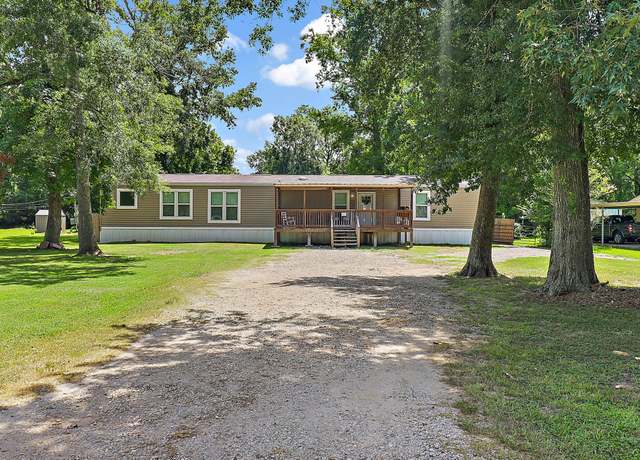 Property at 13106 Maplewood Ln, Dayton, TX 77535, 3 beds, 2 baths