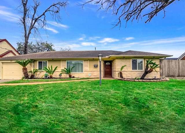 Property at 515 Canadian St, Houston, TX 77009, 3 beds, 2 baths