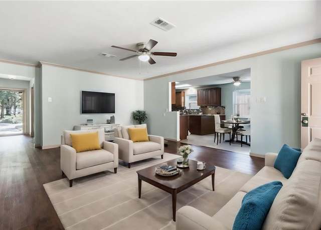 Property at 5402 Sheraton Oaks Dr, Houston, TX 77091, 3 beds, 2 baths