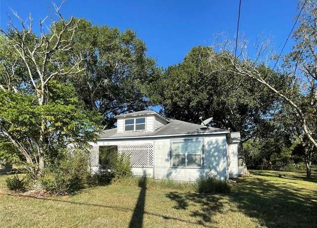 Property at 1382 Loop 522, Ganado, TX 77962, 3 beds, 2.5 baths