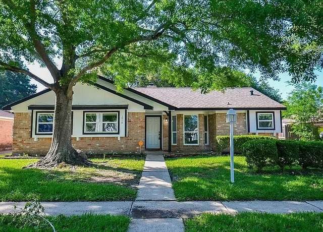 Property at 1919 Fall Meadow Dr, Missouri City, TX 77459, 3 beds, 2 baths
