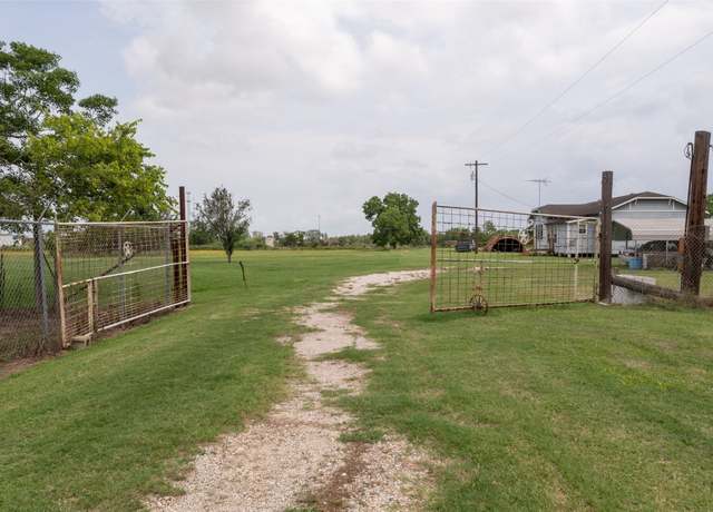 Property at 26544 S Us-59 S, El Campo, TX 77437, 2 beds, 2 baths