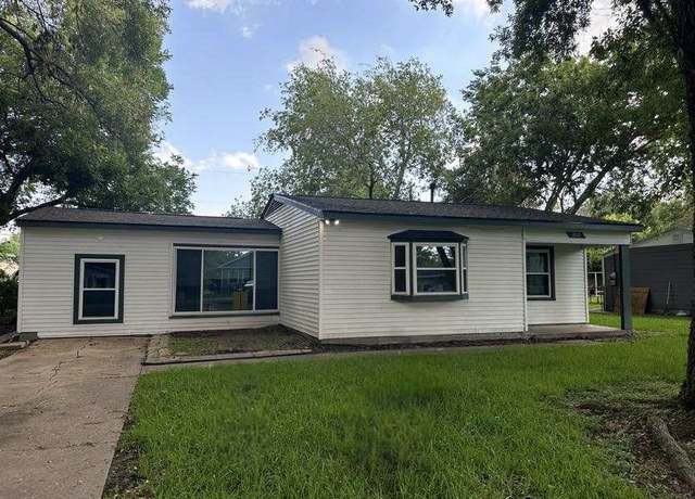 Property at 1910 Little St, La Marque, TX 77568, 3 beds, 1.5 baths