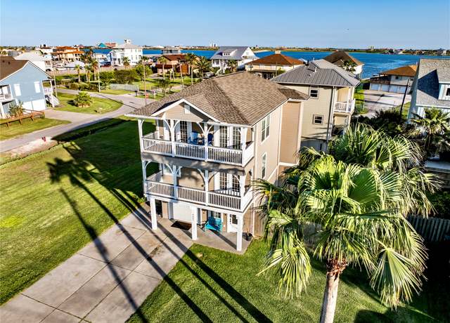 Property at 9605 Teichman Rd, Galveston, TX 77554, 3 beds, 2.5 baths