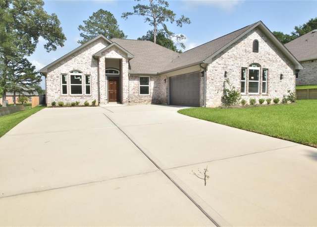 Property at 1458 River Oaks Dr, Huntsville, TX 77340, 4 beds, 2.5 baths