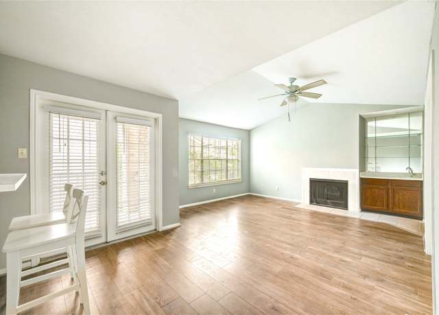 Property at 14600 Fonmeadow Dr #201, Houston, TX 77035, 2 beds, 1.5 baths