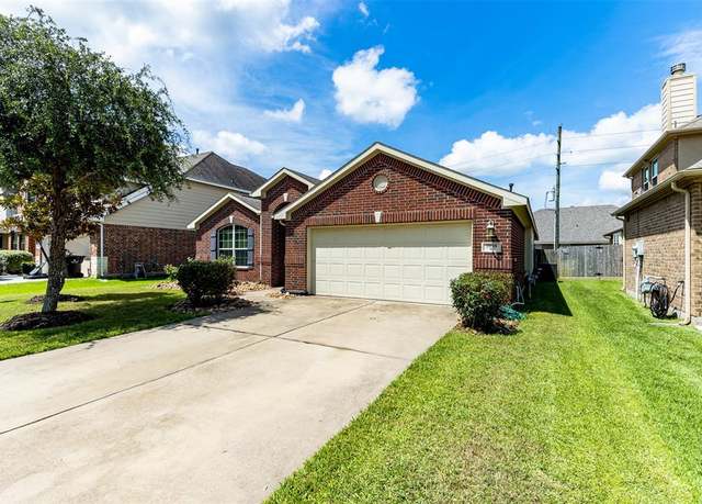 Property at 2039 Wembley Way, Rosenberg, TX 77471, 3 beds, 2 baths