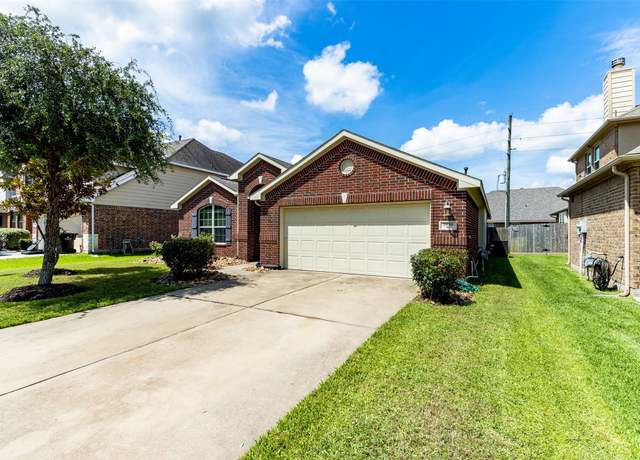 Property at 2039 Wembley Way, Rosenberg, TX 77471, 3 beds, 2 baths