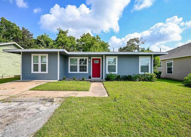 Property at 226 Hyta St, Houston, TX 77018, 3 beds, 2 baths