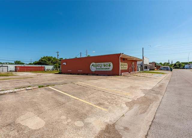 Property at 1309 1st St, La Marque, TX 77568, 3 beds, 2 baths